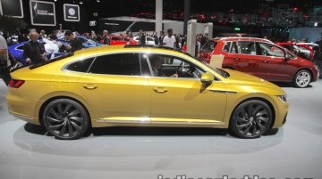 VW Arteon R-Line showcased at IAA 2017 - Live