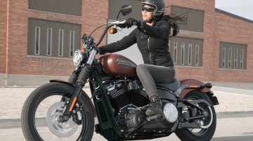 Harley-Davidson Street Bob vs. Triumph Bonneville Bobber - Spec Comparo