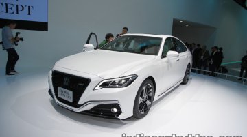 Toyota Crown Concept at the 2017 Tokyo Motor Show - Live