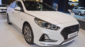 2018 Hyundai Sonata Hybrid (facelift) at 2017 Dubai Motor Show