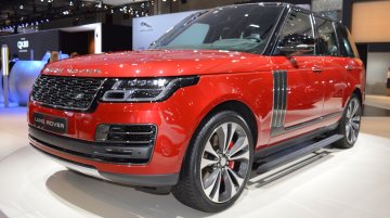 2018 Range Rover SVAutobiography Dynamic showcased at the 2017 Dubai Motor Show