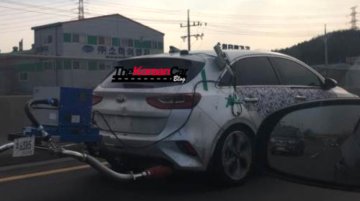 Third-gen 2018 Kia Cee’d's rear exposed in South Korea