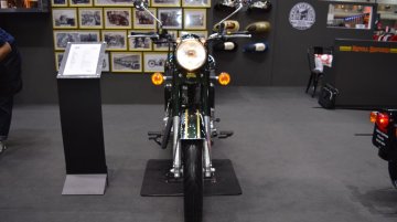 Royal Enfield Classic 500 Chrome - Image Gallery