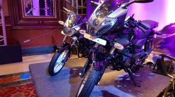 Bajaj Pulsar 220F (non-ABS) - Image Gallery