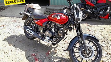 Bajaj Avenger 180 Street