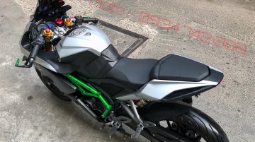 Bajaj Pulsar RS200 H2R mod