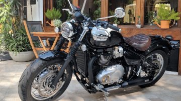 Triumph Bonneville Speedmaster vs Harley-Davidson 1200 Custom - spec comparison