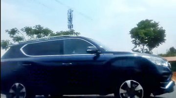 Mahindra Rexton (G4 SsangYong Rexton) spied [Video]