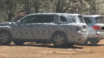 Next-gen Mercedes GLS spotted next to current Mercedes GLS