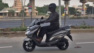 Suzuki Burgman Street 125 spotted during TVC shoot - Video