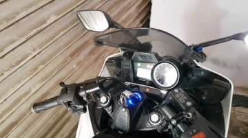 Modified Yamaha YZF-R15