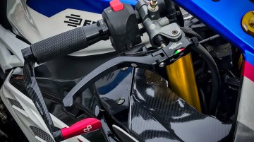 Yamaha YZF-R15 to BMW HP4 Race transformation