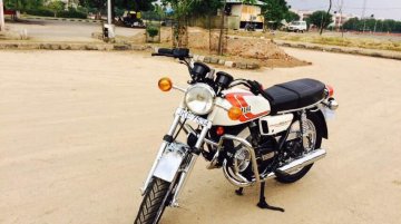 Check out this neatly restored 1985 Yamaha RD350 from Chennai