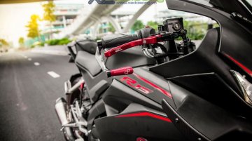 Accessorised Yamaha YZF-R15 by Saigon Maxspeed - Image Gallery