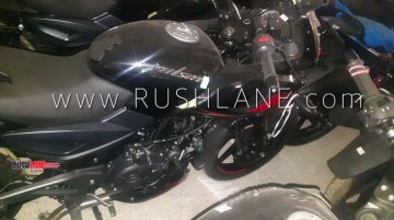 Bajaj Pulsar 220 ABS - Image Gallery