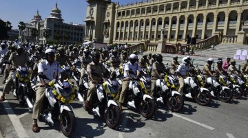 Bangalore Police's TVS Apache RTR 160 - Image Gallery