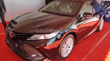 Indian-spec 2019 Toyota Camry Hybrid - Image Gallery
