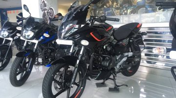 2019 Bajaj Pulsar 180F at dealership - Image Gallery
