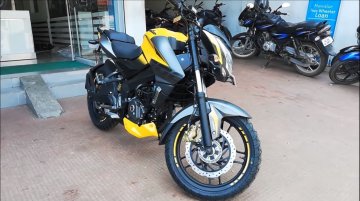 Bajaj Pulsar NS200 Yellow - Image Gallery
