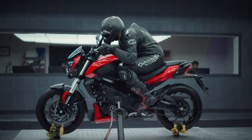 2019 Bajaj Dominar 400 TVC released, shown in two new colours [Video]