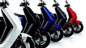 Batt;RE electric scooter - Image Gallery