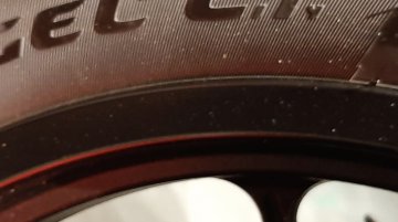 Mahindra Mojo 300 ABS - Image Gallery