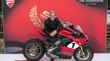 Ducati Panigale V4 25 Anniversario 916 - Image Gallery