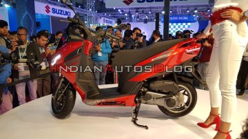 Aprilia SXR 125 maxi-scooter (Burgman rival) in the making - Report