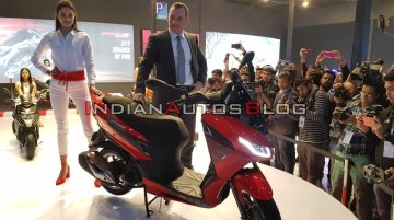 Aprilia SXR 160 debuts - Live from Auto Expo 2020