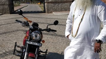 Sadhguru test rides the Jawa Forty Two, praises it [Video]