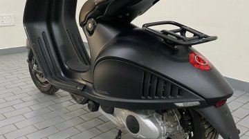Vespa 946 Emporio Armani - Image Gallery
