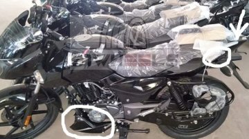 Bajaj Pulsar 125 Split Seat - Image Gallery