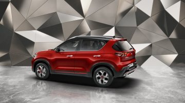 Upcoming Kia Sonet Spotted Without Camouflage In Bright Sunlight; Looks Gorgeous