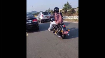 650cc Royal Enfield Cruiser Spy Shot - Image Gallery