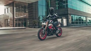 2021 BMW G 310 R Launched in Japan, To Rival KTM 390 Duke