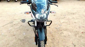Bajaj Pulsar 150 New Moon White Colour - Image Gallery
