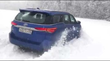 Watch Toyota Fortuner Sailing Through Thick Snow Like A Boss