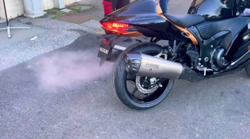 Listen to 2021 Suzuki Hayabusa w/ Akrapovic Exhausts