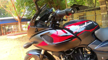 2021 Bajaj Pulsar 220F New Black Colour Detailed in Video