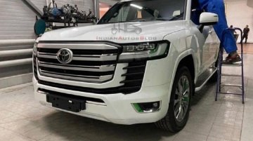 2022 Toyota Land Cruiser Shows Front Face in Leaked Image