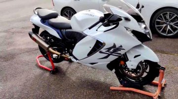 2021 Suzuki Hayabusa w/ Akrapovic Exhaust Looks & Sounds Beautiful