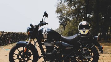 Royal Enfield Meteor 350 Custom Glossy Black Colour - Image Gallery