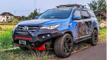 Check Out This Fantastic Red Bull Livery On A Modified Toyota Fortuner