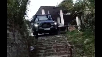 Watch New Mahindra Thar Effortlessly Going Downstairs! - VIDEO