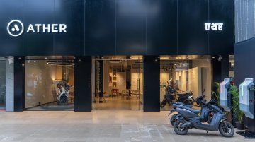 Ather Experience Centre Opens in Malad, Entire Ather 450 Series on Display