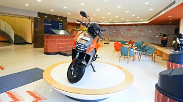 Vida V1 Electric Scooter Test Ride Begins & Experience Centre Opens