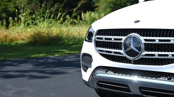 Two Mercedes-Benz SUVs Capture Top Honors by IIHS