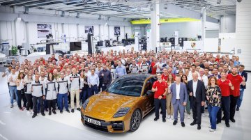 This Porsche Factory Produces its 2 Millionth Car - Panamera Turbo E-Hybrid