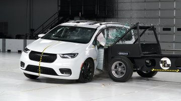 Chrysler Pacifica Mini Van Earns IIHS Award