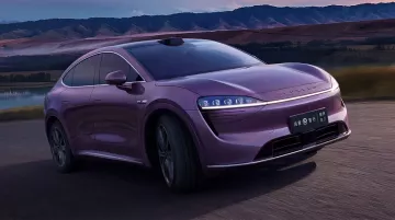 Luxeed R7 EV: Huawei’s All-Electric Challenger to Tesla Model Y